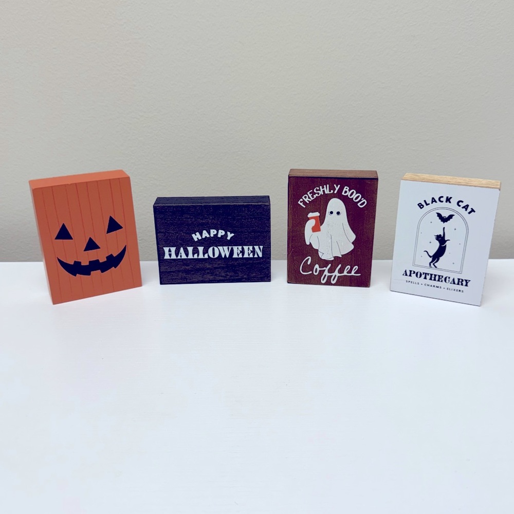 New! Target Bullseye Playground Full Set of 4 Halloween Signs, Decor